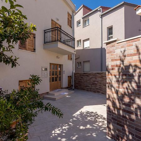 Apartments Lea Подстрана Экстерьер фото