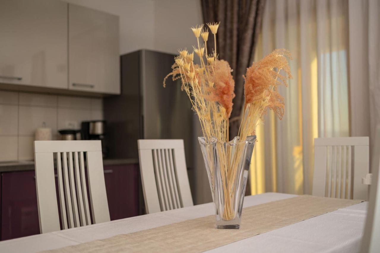 Apartments Lea Подстрана Экстерьер фото