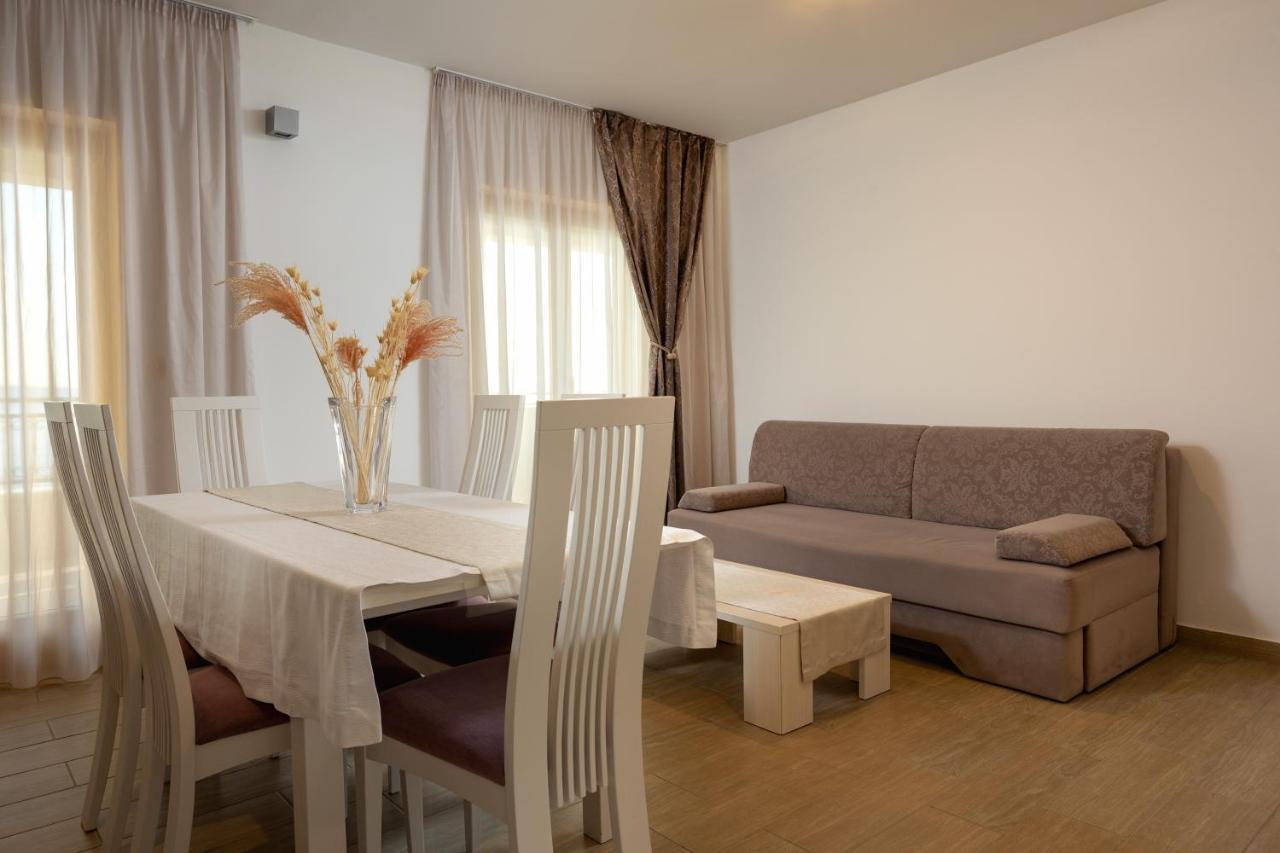 Apartments Lea Подстрана Экстерьер фото