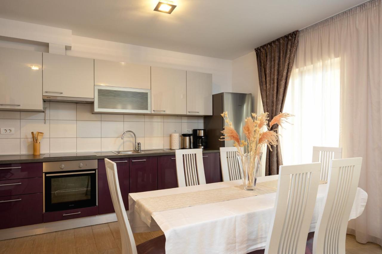 Apartments Lea Подстрана Экстерьер фото