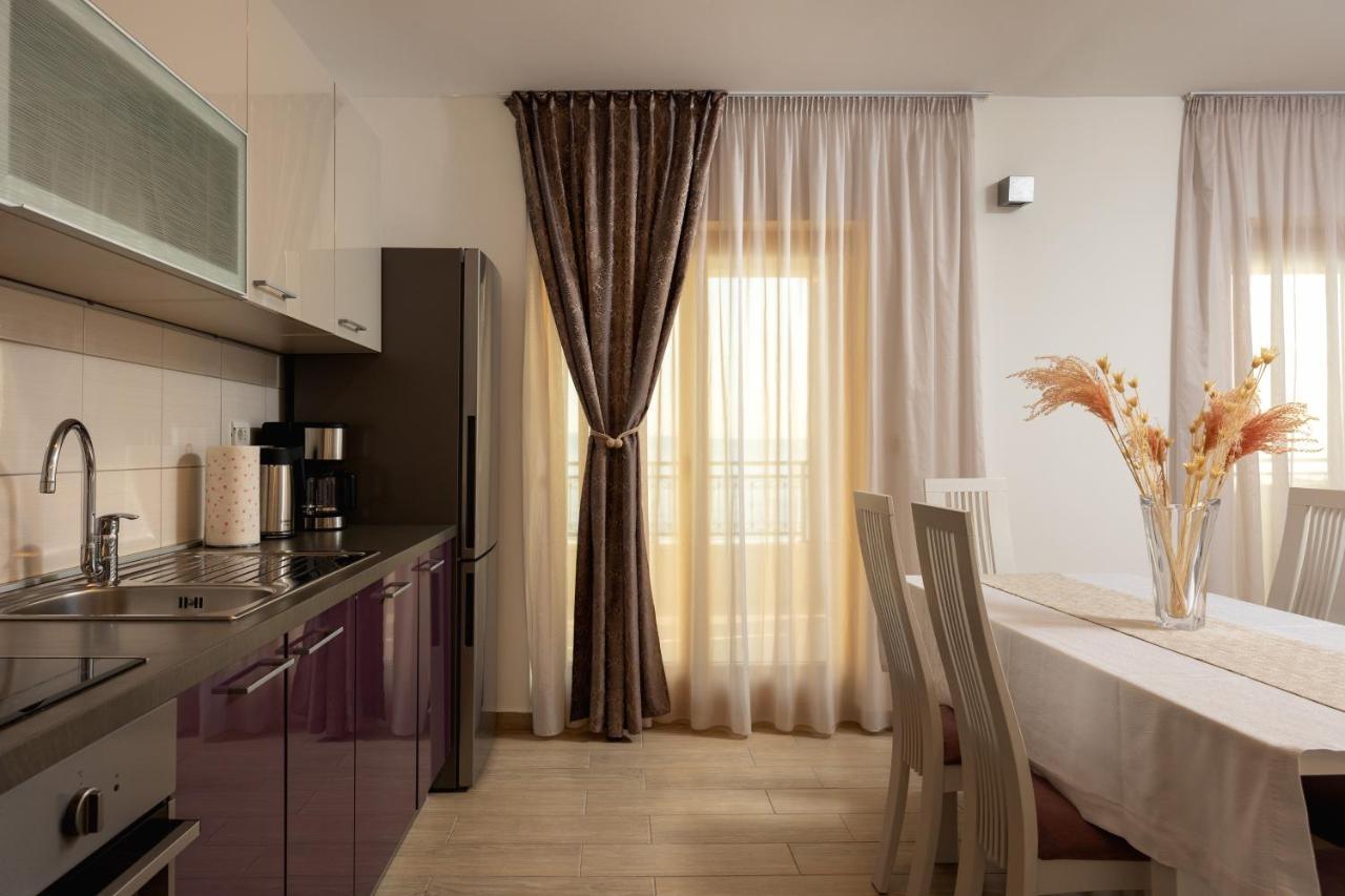 Apartments Lea Подстрана Экстерьер фото